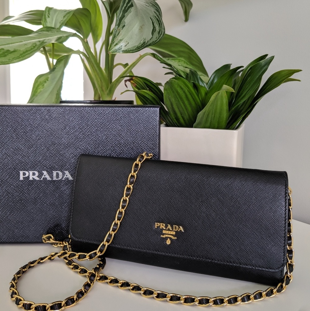 SOLD ⛔ Prada Wallet on Chain